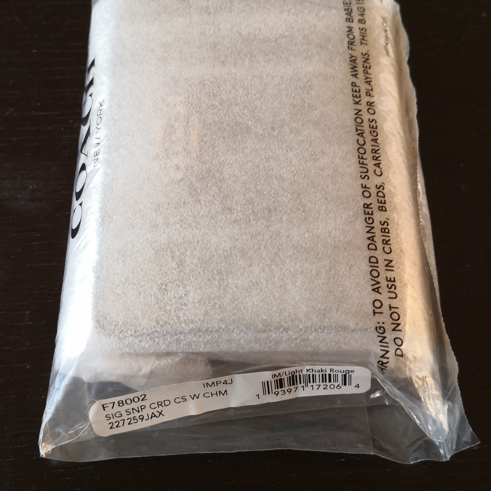 [SOLD] Coach Snap Bifold Wallet - Picture 5 of 5